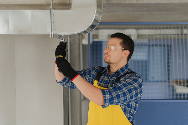 Aislamiento de Sistemas de Ventilación Industrial: Conductos y Extractores